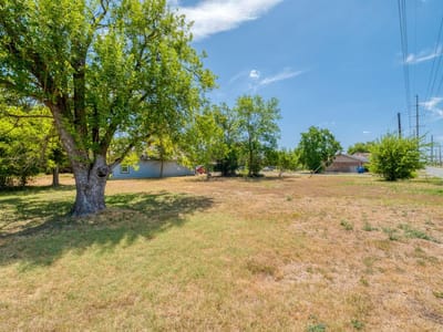 Property photo 3 at 1001 Fifth ST - F&S, Lockhart, TX