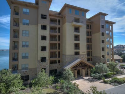 Living area at 1001 The Cape Rd Unit #46 - 1 bed 1 bath home
