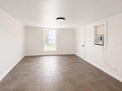 Property photo 4 at 1001 Tony Lee ST - 2 bed 1 bath home