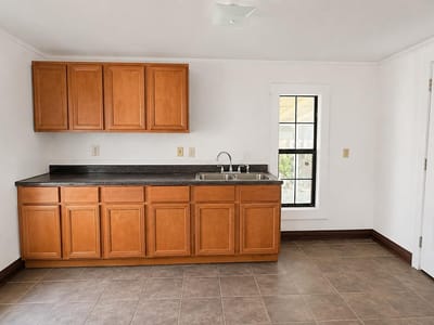 Property photo 5 at 1001 Tony Lee ST - 2 bed 1 bath home