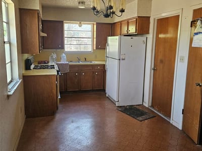 Bathroom at 1001 W 17th St - 3 bed 1 bath home