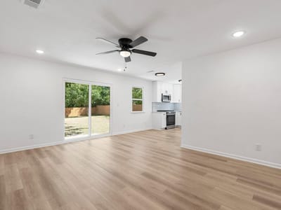Property photo 5 at 1001 W 17th ST - 3 bed 1 bath home
