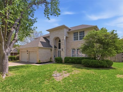 Living area at 10013 Majorca DR - 4 bed 2 bath home