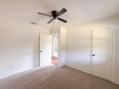 Property photo 5 at 1002 Hummingbird DR - 3 bed 1 bath home