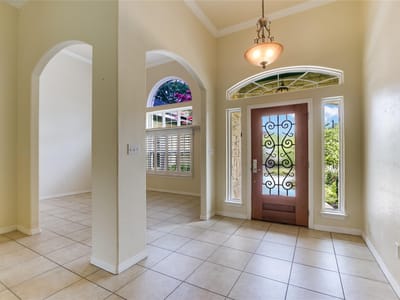 Living area at 1002 Madison CIR - 3 bed 2 bath home