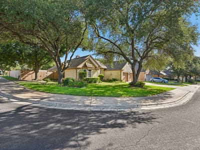 Property photo 2 at 10020 Majorca DR - 3 bed 2 bath home