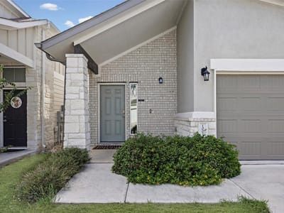 Photo 3 of 29 at 10024 Dawn Pearl DR - 4 bed 2 bath home