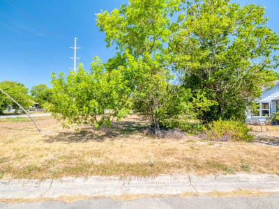 Property photo 2 at 1003 Fifth ST - F&S, Lockhart, TX