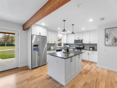 Property photo 2 at 1003 Porpoise ST - 2 bed 2 bath home