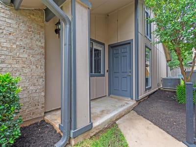 Living area at 1003 Solano DR Unit #1336AR - 2 bed 2 bath home