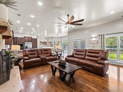 Photo 4 of 40 at 10030 E Us Highway 290 - 4 bed 3 bath home