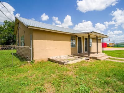 Primary bedroom at 1004 Avon Ave - 3 bed 2 bath home