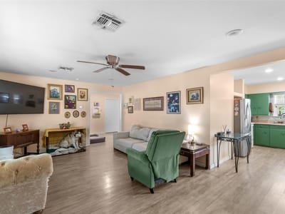 Photo 5 of 36 at 1004 Baumgarten ST - 3 bed 2 bath home