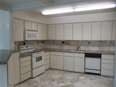 Property photo 3 at 1004 Biscayne Cv - 3 bed 2 bath home
