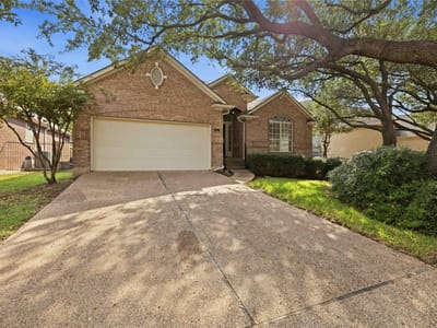 Photo 2 of 31 at 10045 Planters Woods DR - 3 bed 2 bath home