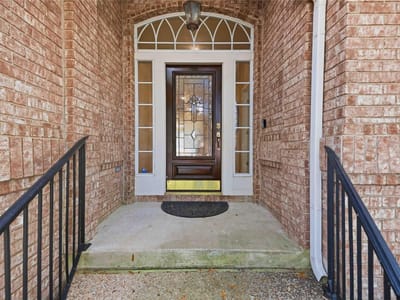Photo 4 of 31 at 10045 Planters Woods DR - 3 bed 2 bath home