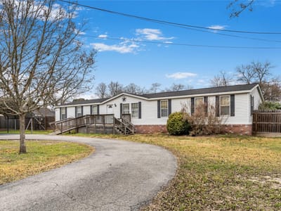 Primary bedroom at 1005 Baumgarten ST - 4 bed 2 bath home