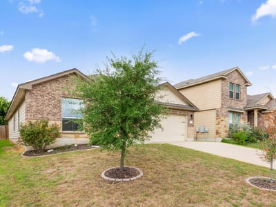 Photo 2 of 40 at 1005 Ibis Falls LOOP - 4 bed 2 bath home