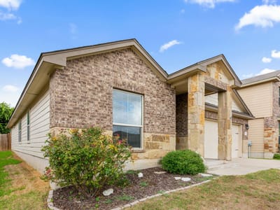 Photo 4 of 40 at 1005 Ibis Falls LOOP - 4 bed 2 bath home