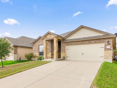 Photo 5 of 40 at 1005 Ibis Falls LOOP - 4 bed 2 bath home
