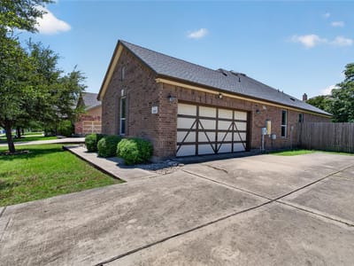 Kitchen at 1005 Lonesome Lilly WAY - 4 bed 2 bath home