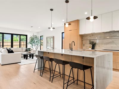 Kitchen at 1005 W Johanna ST - 4 bed 3 bath home