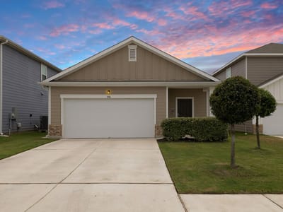 Living area at 1006 Waterbuck CV - 3 bed 2 bath home