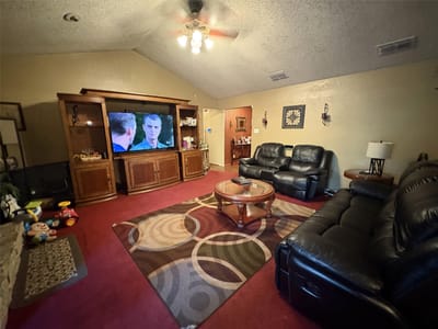 Property photo 5 at 1006 Wisteria CIR - 4 bed 2 bath home