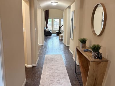 Living area at 1008 Fred Couples CT - 5 bed 3 bath home