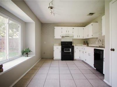 Bathroom at 1008 Longmeadow DR - 3 bed 2 bath home