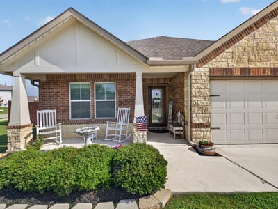 Living area at 1009 Bright Star CV - 4 bed 3 bath home