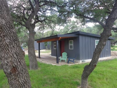 Primary bedroom at 1009 Edgewater Fls - 1 bed 1 bath home