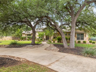 Living area at 101 Aldea ST - 4 bed 3 bath home