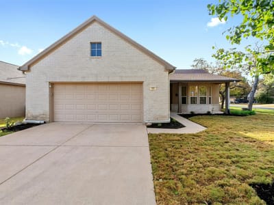 Living area at 101 Buttercup TRL - 2 bed 2 bath home