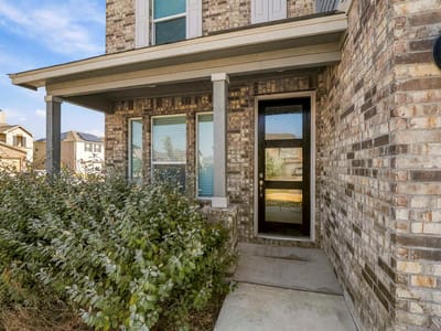 Photo 3 of 23 at 101 Clematis CT - 5 bed 2 bath home