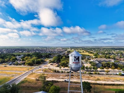 Photo 5 of 32 at 101 E Brenham ST - Manor, Manor, TX