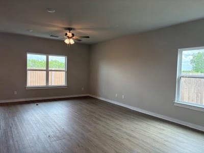 Living area at 101 Greinert DR - 5 bed 3 bath home