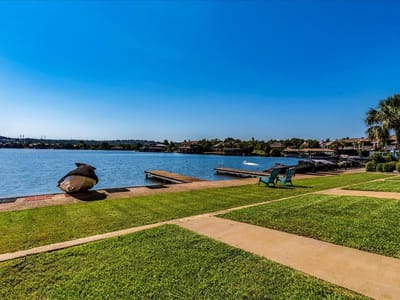 Living area at 101 Island Dr Unit #A - 2 bed 2 bath home