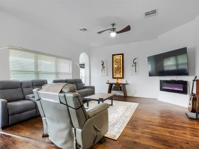 Primary bedroom at 101 Lightcliff ST - 4 bed 3 bath home