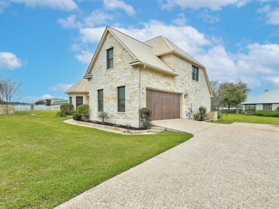 Living area at 101 Mallet CT - 4 bed 3 bath home