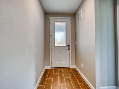 Property photo 5 at 101 Plumbago LN - 5 bed 3 bath home