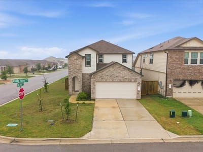 Living area at 101 Rowdy Yates WAY - 4 bed 3 bath home