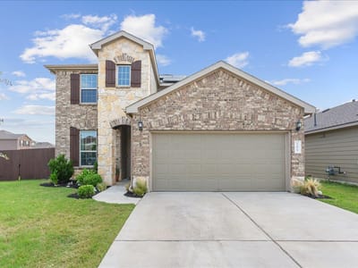 Living area at 101 Silver Birch CT - 4 bed 3 bath home