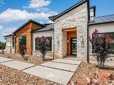 Property photo 3 at 101 Silver Way - 4 bed 4 bath home