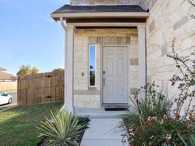 Photo 4 of 29 at 101 Unakite TRL - 4 bed 2 bath home