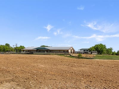 Living area at 1010 E Industry St - none, Giddings, TX