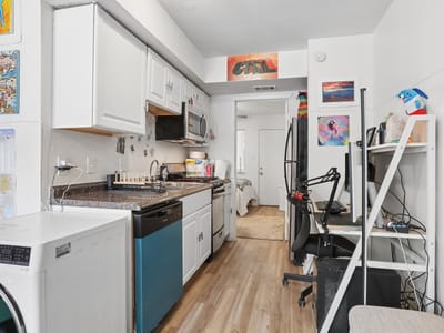 Photo 5 of 15 at 1010 W 23rd ST Unit #5 - 1 bed 1 bath home