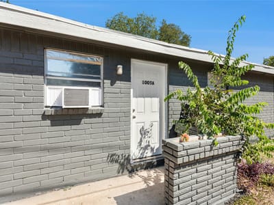 Primary bedroom at 1011 Hackberry St Unit #A&B - Fairlawn Add, San Marcos, TX