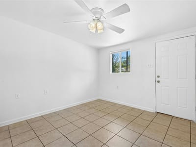 Bathroom at 1011 Hackberry St Unit #A&B - Fairlawn Add, San Marcos, TX