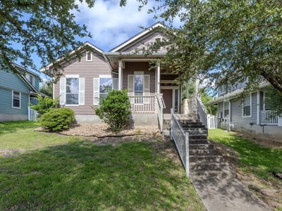 Living area at 1012 Monadale TRL - 3 bed 2 bath home